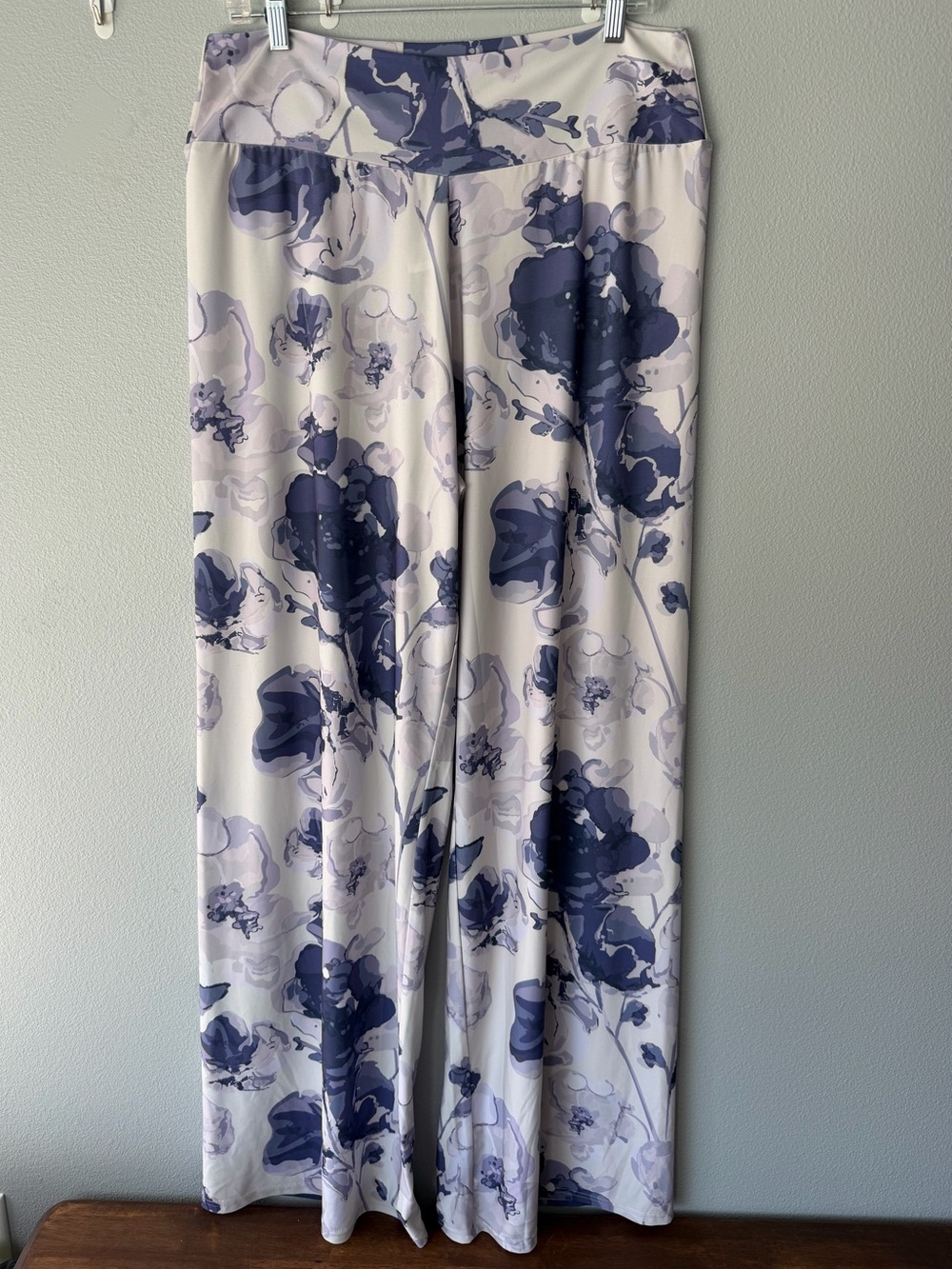 American Tall white purple floral Pull-On Breezy Wide Leg Pants Women’s L Tall